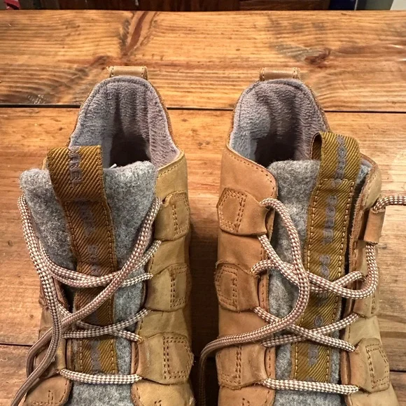 Sorel Kinetic Caribou Camel and Gray Sneaker Boot Size 8 - Picture 3 of 10